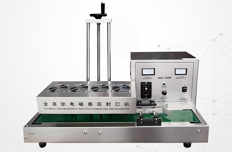 Máy dán màng seal tự động GLF-1800 đang vận hành trong dây chuyền đóng gói