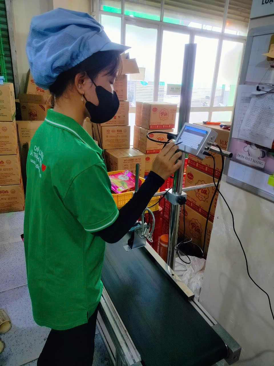 Hướng dẫn khách hàng soạn bản tin và sử dụng máy in date tự động
